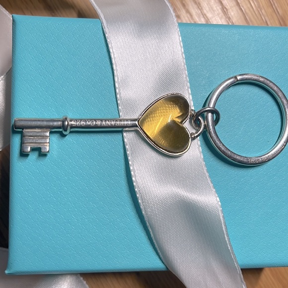 Tiffany and co. 2 inch citrine heart key vintage - Picture 6 of 8